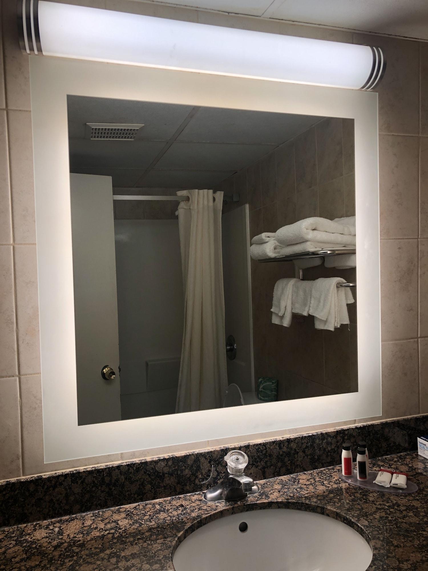 Howard Johnson By Wyndham North Bergen Exterior foto