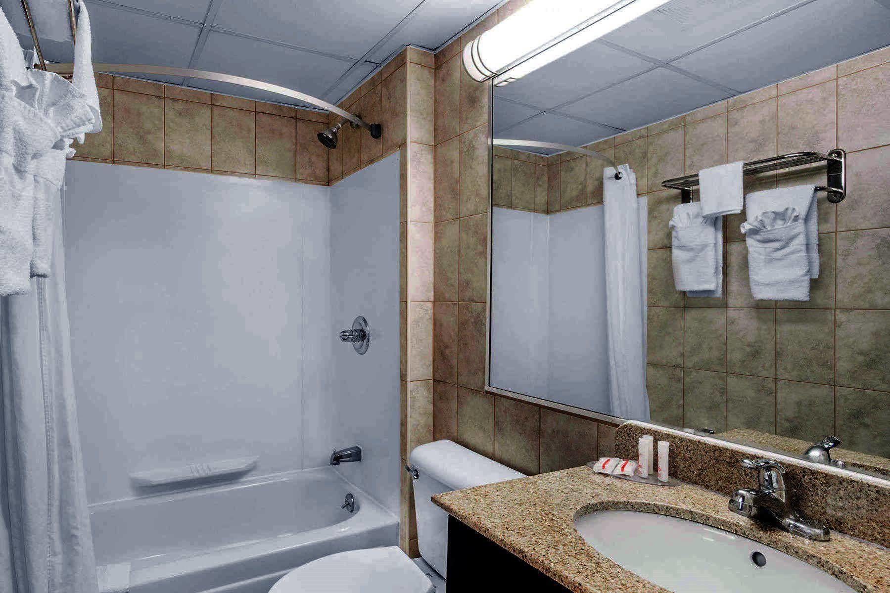 Howard Johnson By Wyndham North Bergen Exterior foto